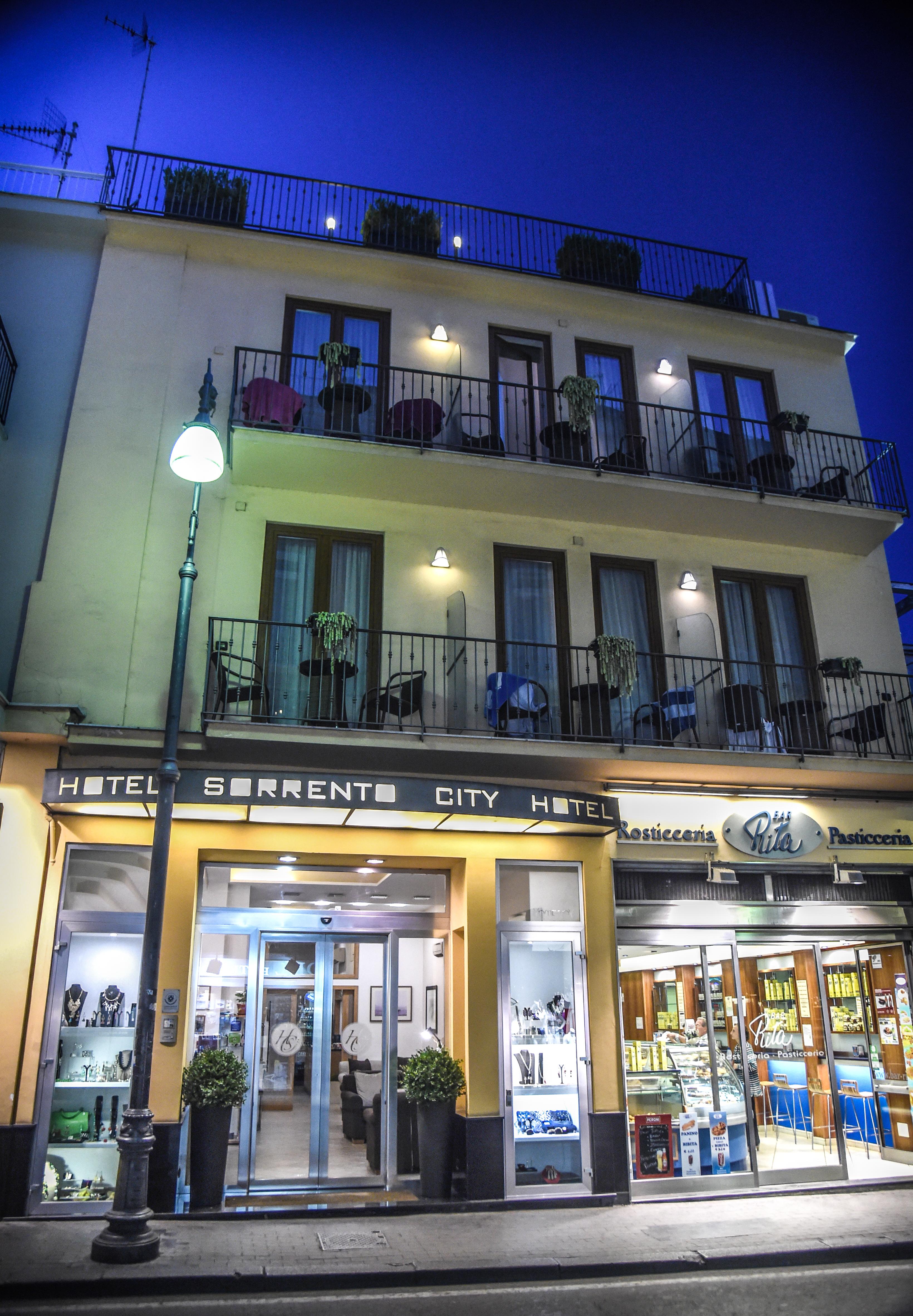 Hotel Sorrento City Екстериор снимка