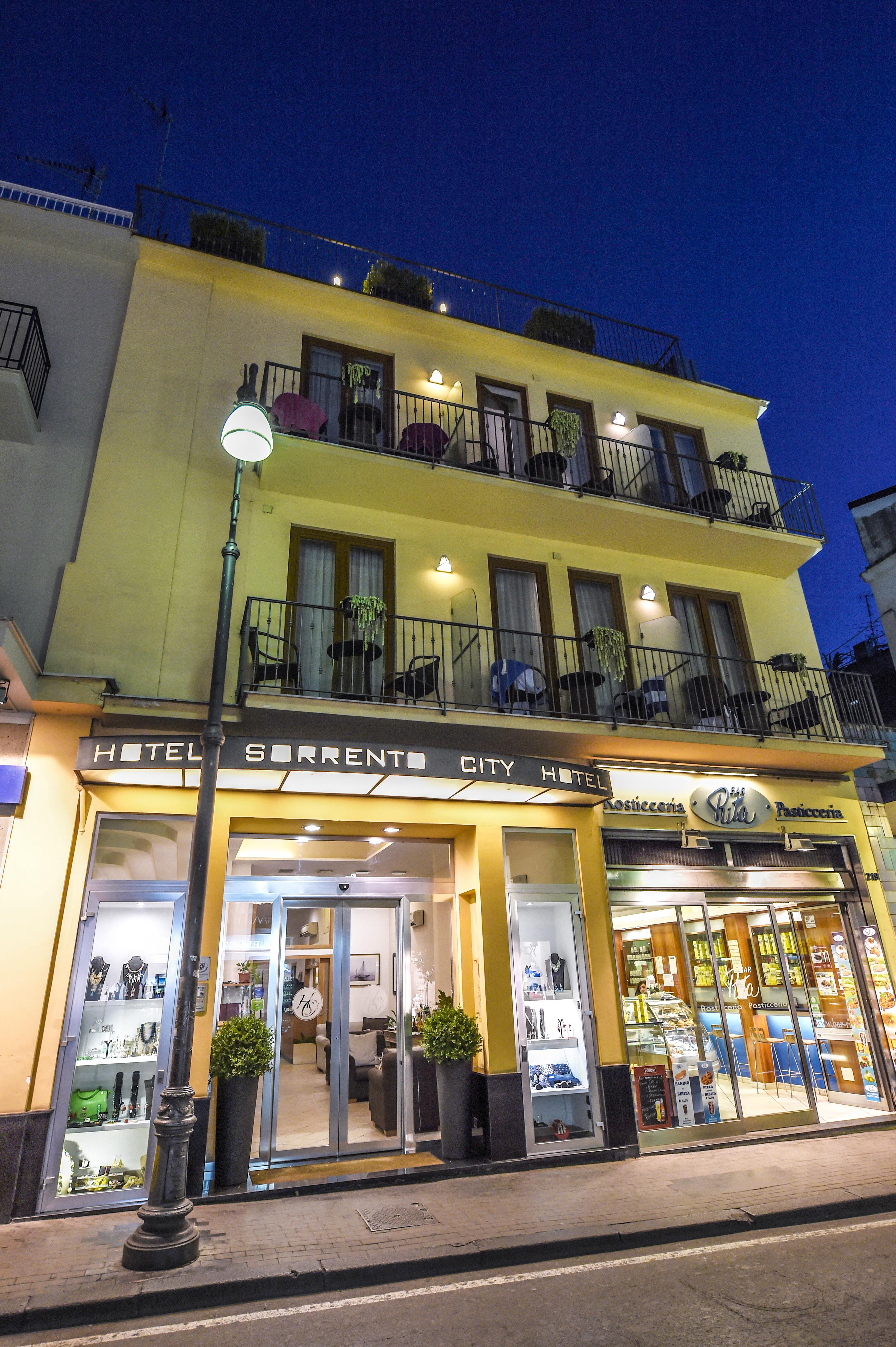 Hotel Sorrento City Екстериор снимка