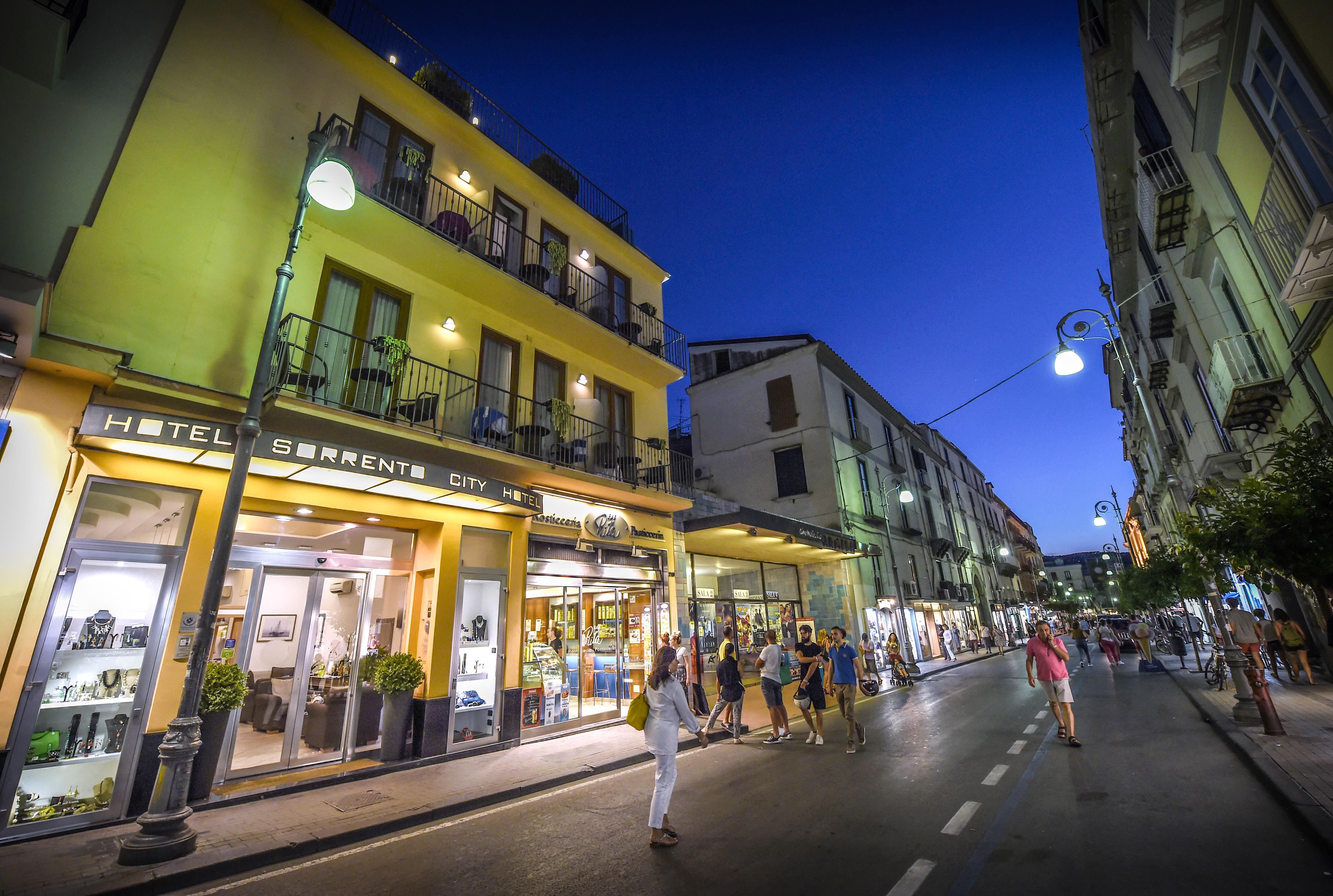 Hotel Sorrento City Екстериор снимка