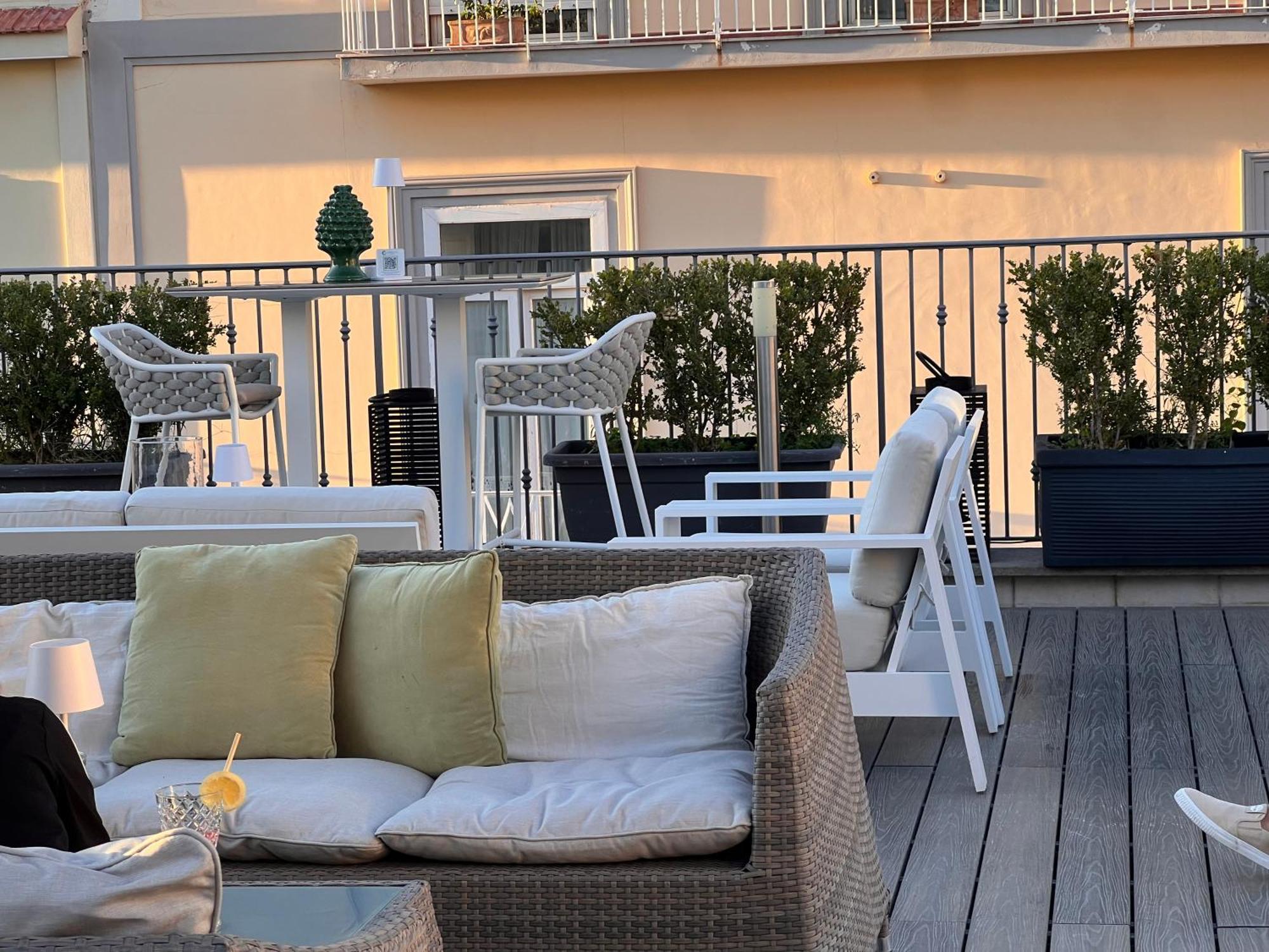 Hotel Sorrento City Екстериор снимка